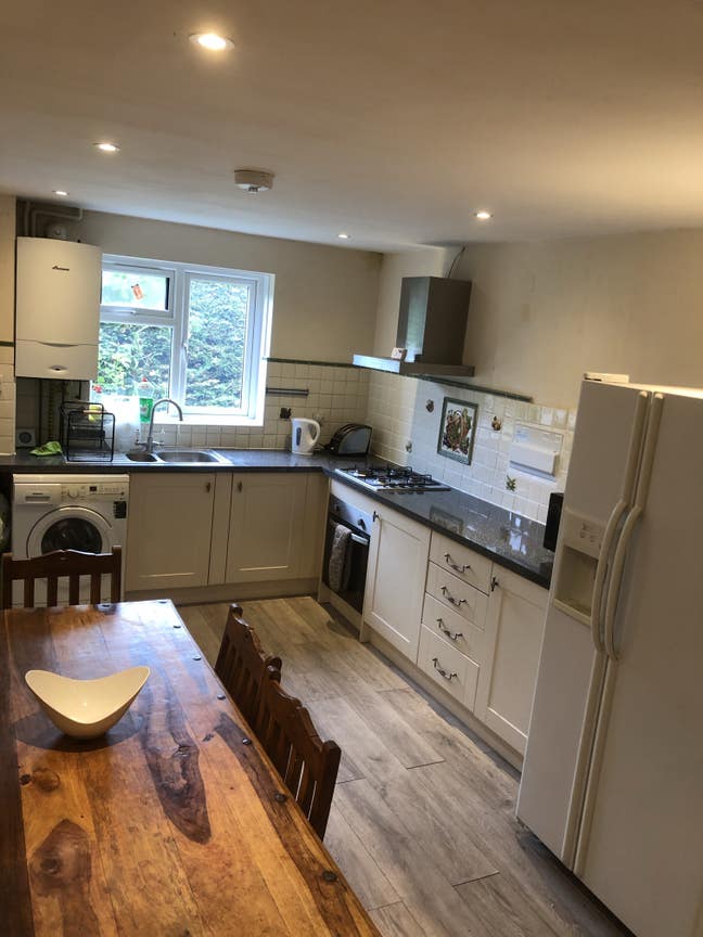 Single  room in the shared house  Main Photo