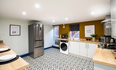 Stunning Ensuite Room LS9 House Share Main Photo