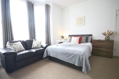 En suite double close to Council Offices Main Photo