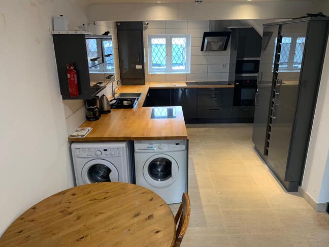 1 Large Studio Flat Available NOW Main Photo