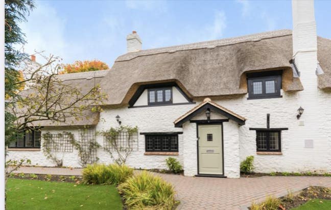 Stunning historic cottage- double room available! Main Photo