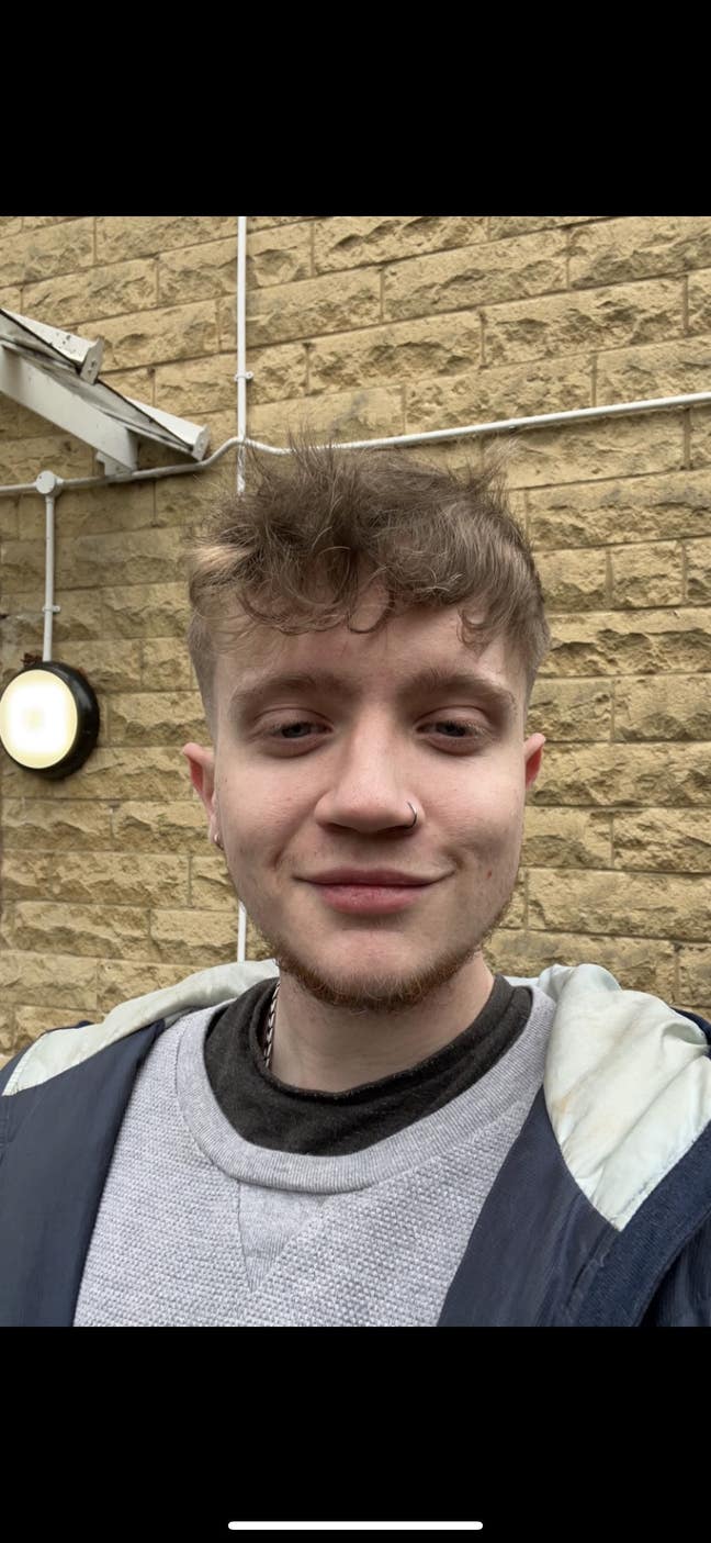 Professional Male seeks a single or double room Main Photo