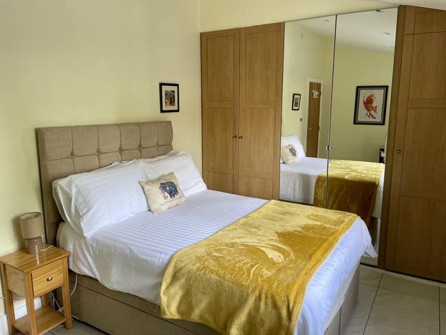 Large room in South Croydon  in LGBT friendly  Main Photo