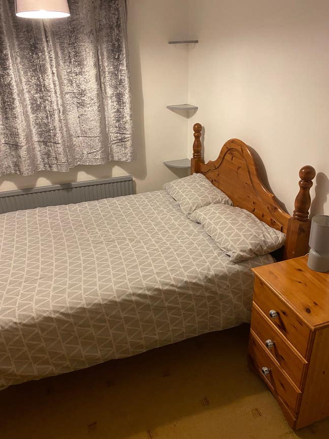 Large double furnished room Main Photo