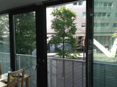 Modern 2-Bed Riverside Apartment (Bills Included) Main Photo