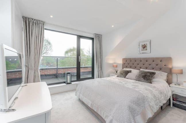 Fantastic Mon-Friday Ensuite Room    Main Photo