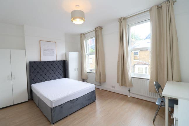 Beautiful Double Room with Light Main Photo