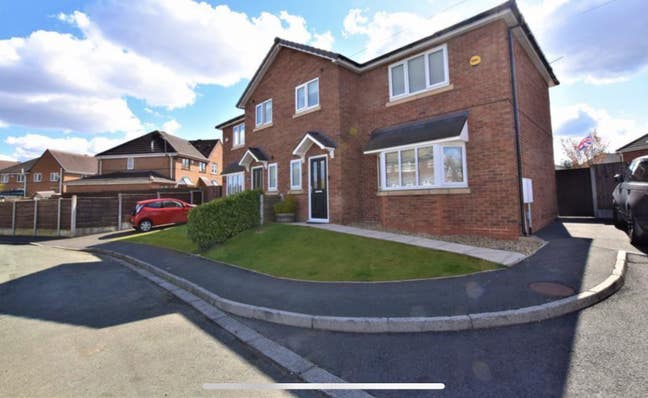 Double Room Mcr City outskirts (Short Term Only) Main Photo
