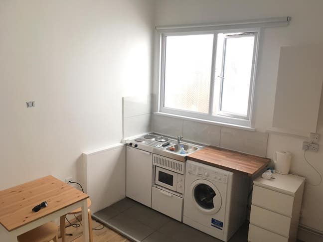 Self-contained studio flat to let in London N1. Main Photo