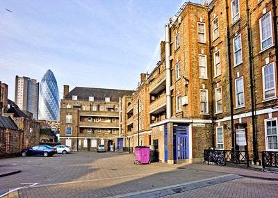 2 bedroom flat with separate lounge  Main Photo