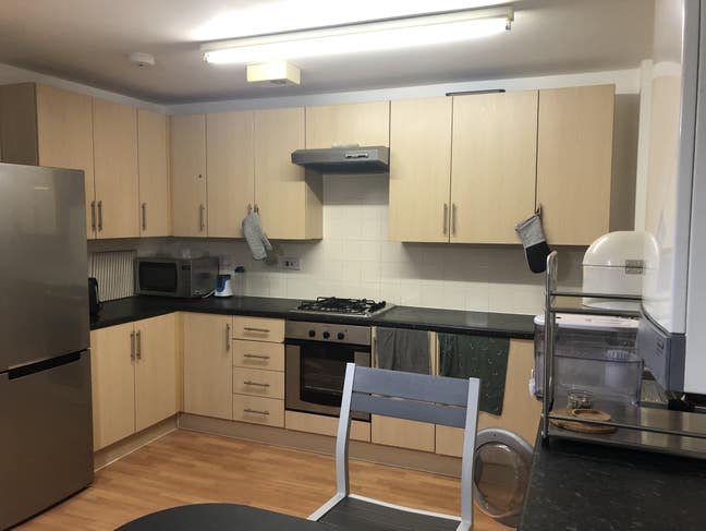 Spacious Room in Quiet Area Main Photo