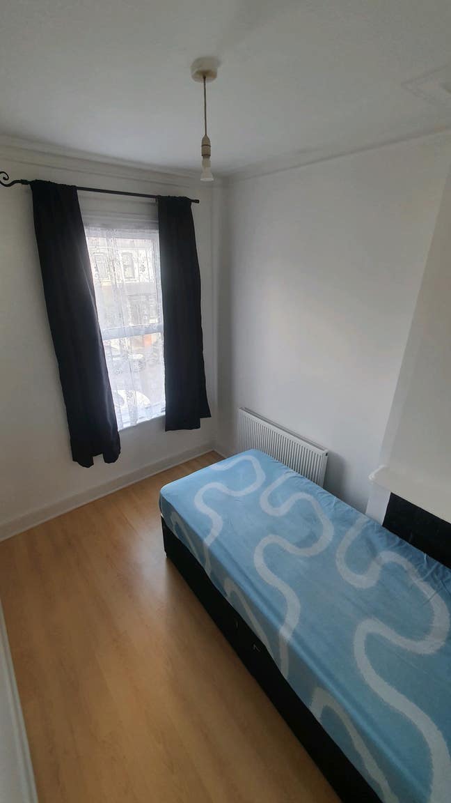 House Share 1 single room Manor Park E12  Main Photo