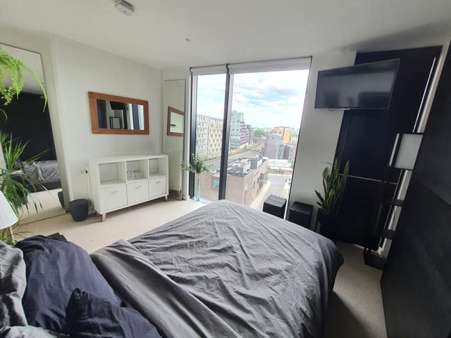 Large Double Room - South facing Main Photo