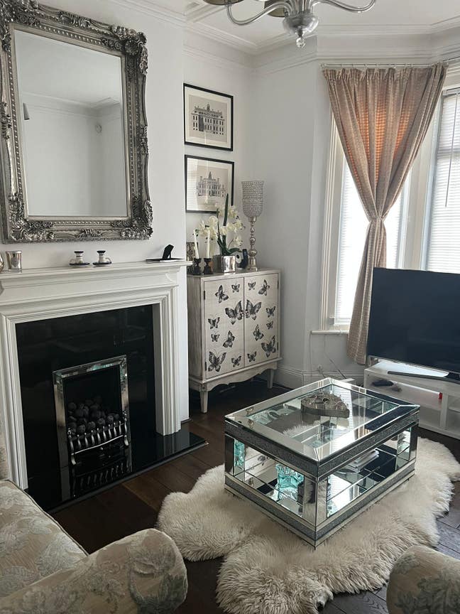 Female 1Double Room in Enfield &pound;800 all bills Inc Main Photo