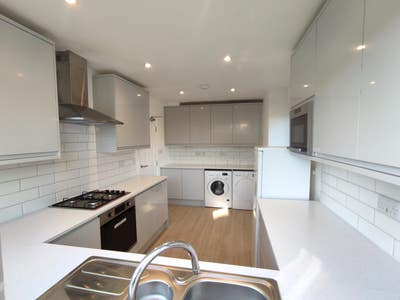 🏠 Double Room in 5 Bed Detached 🏠 Main Photo