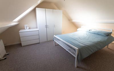 Double near town, suit quiet tidy person Main Photo