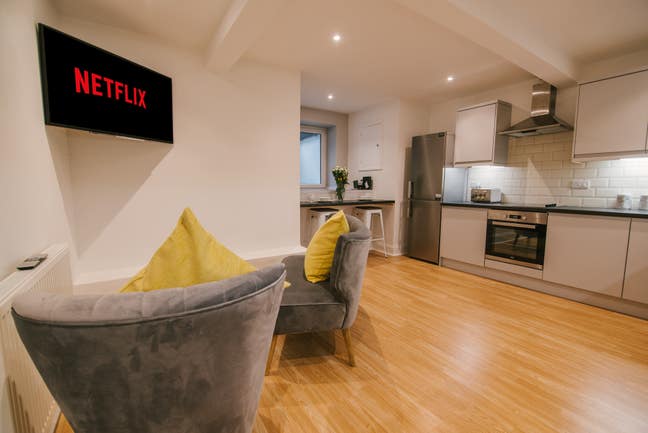 2 Large En-suite Rooms - Mutley Main Photo