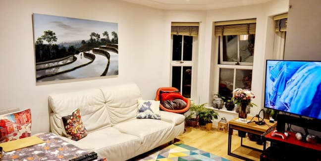 Spacious double in your new home (Bills incl.) Main Photo