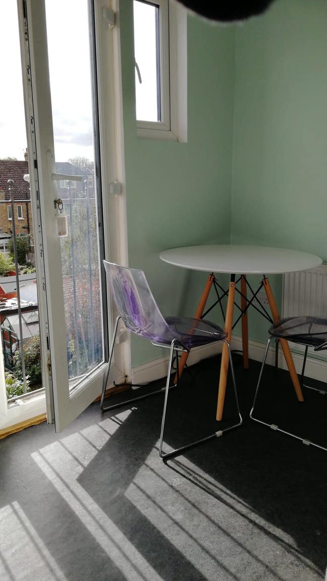 Loft Converted 1 Bedroom Flat Space Main Photo