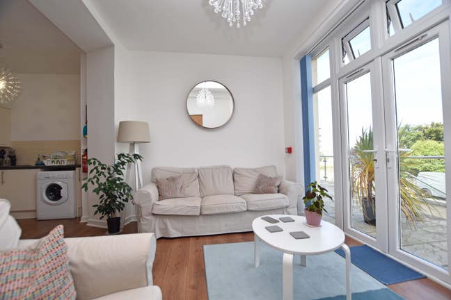 Stunning 2 dbl bed or dbl room inc bills & parking Main Photo