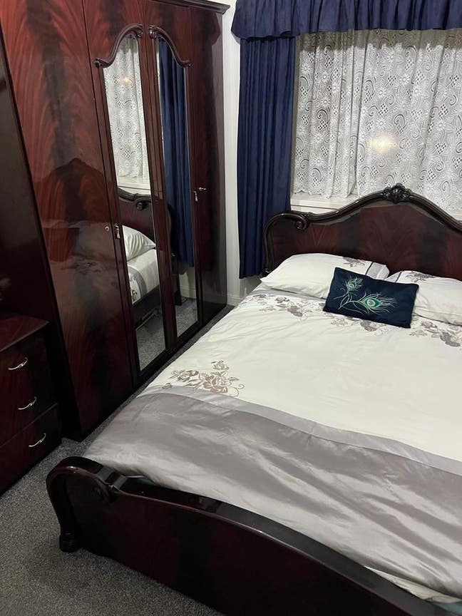 Double room to let in E14 Main Photo