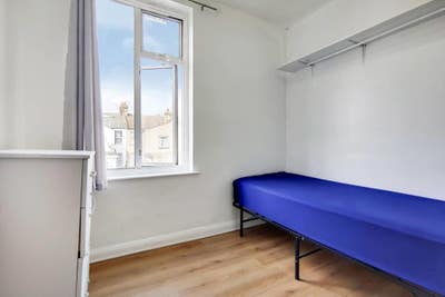 Two Single Rooms /Share Rooms to rent in East ham  Main Photo