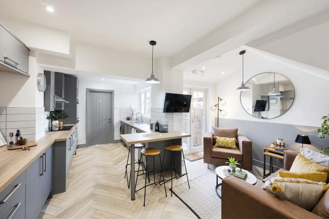 Stunning HMO, Old Town, Swindon-Bills Inc  Main Photo