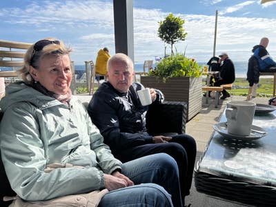 A couple ooking for a double room or a studio Main Photo