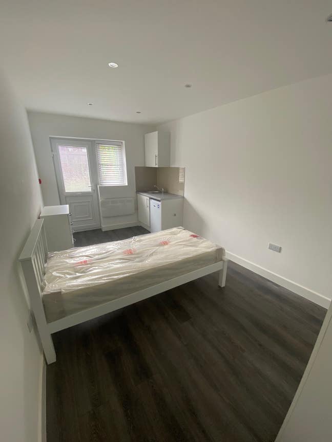 Studio room with en-suite available - Orpington Main Photo