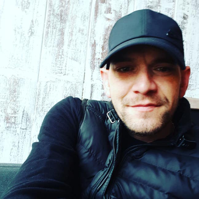 I am a professional male aged 41. I am lookin... Main Photo