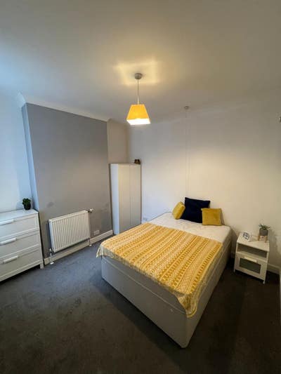 Lovely double available in friendly house share!!! Main Photo