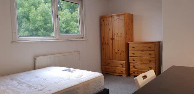 Spacious Bright Dble Rm Clean Friendly F/Share N7  Main Photo