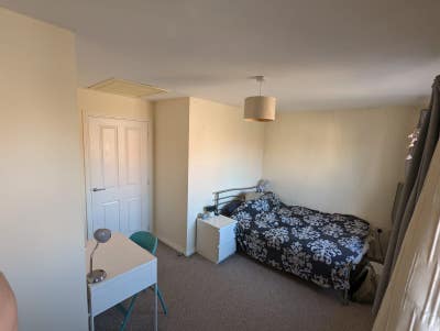 *Female preferred* Large furnished double room Main Photo