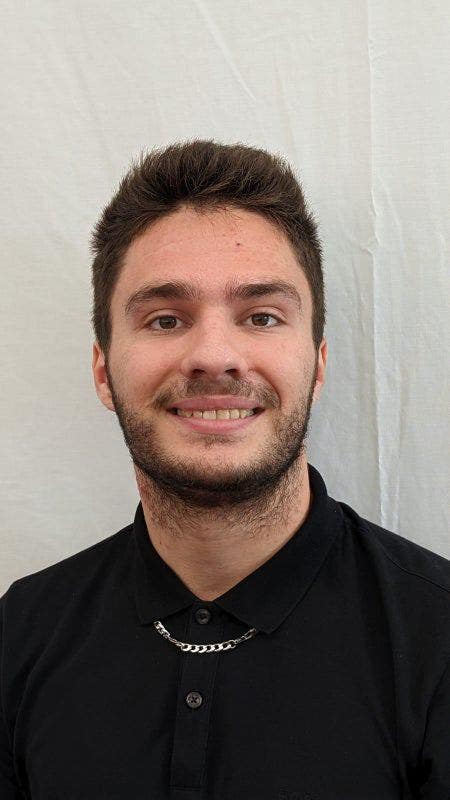 Looking for flat share Main Photo