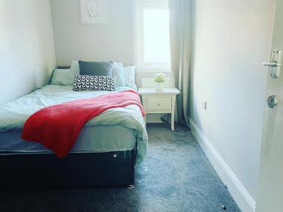 Stylish 6 Bed in Ruislip Main Photo
