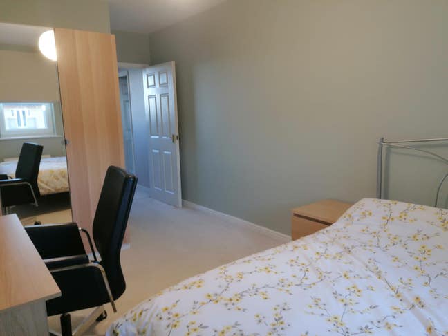 Spacious double room in CB1 Main Photo