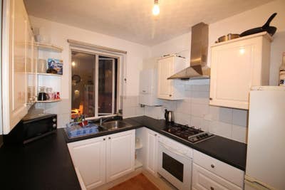 Double room available in Kensington Olympia  Main Photo