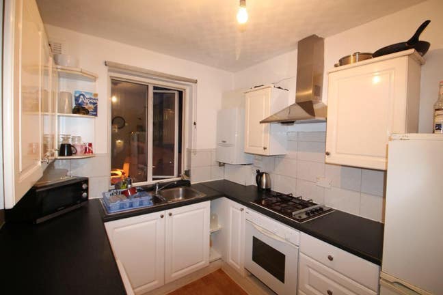 Double room available in Kensington Olympia  Main Photo