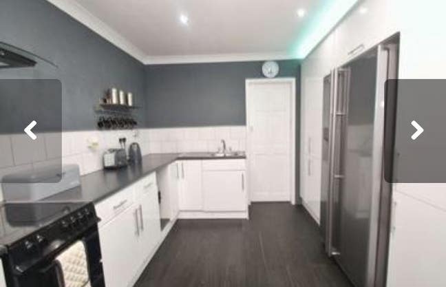 Fully Furnished Double Room w Built in Wardrobe Main Photo