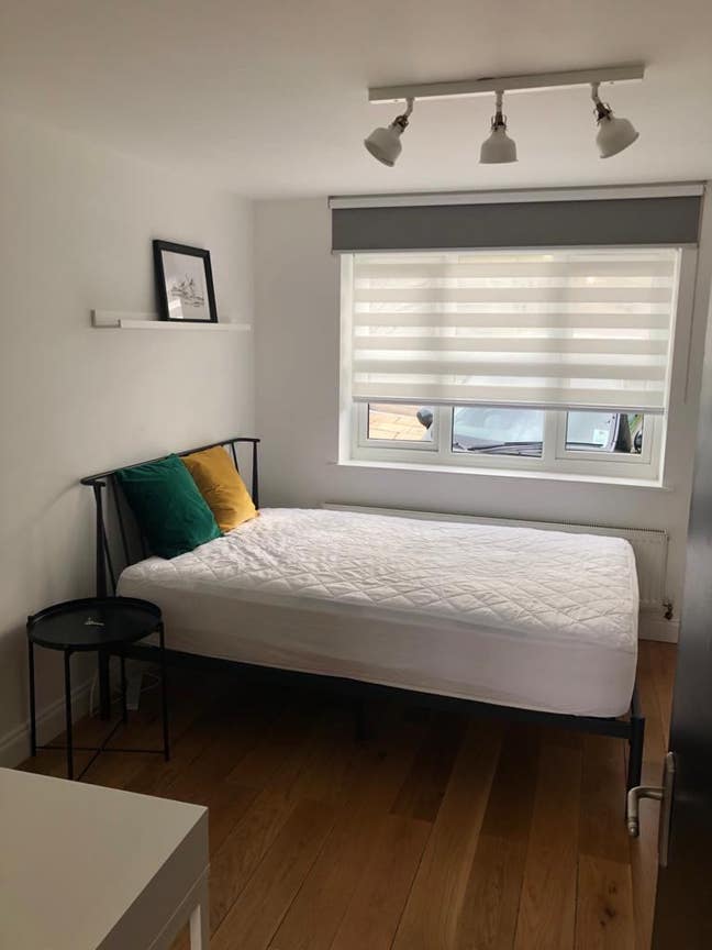 Double Room in shared house Main Photo