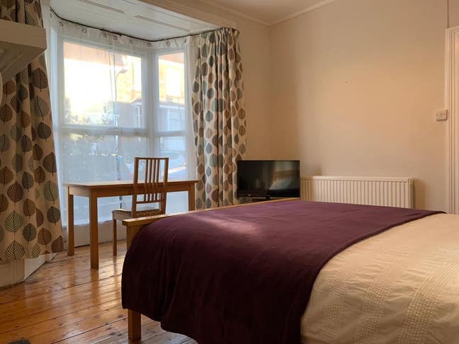 Double Room for Working Person - Bills Inc Main Photo