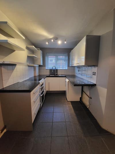 Double Room available Now Main Photo