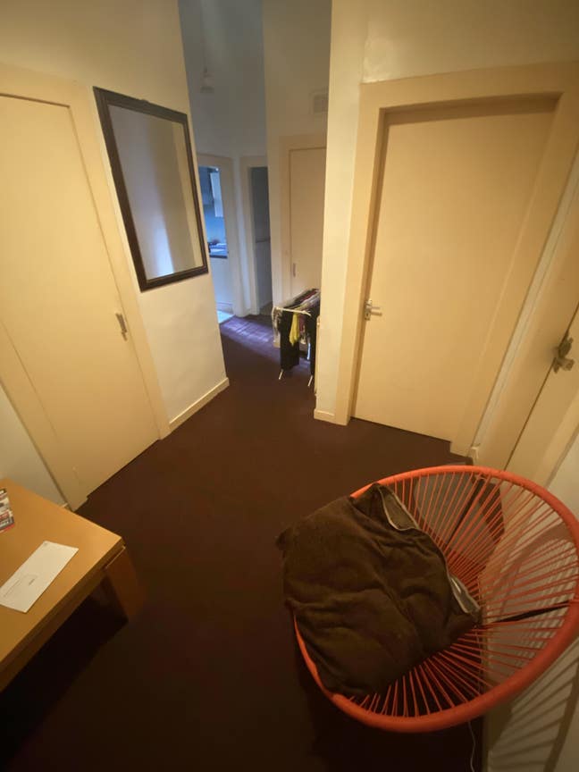 Single Room available in the West End Main Photo