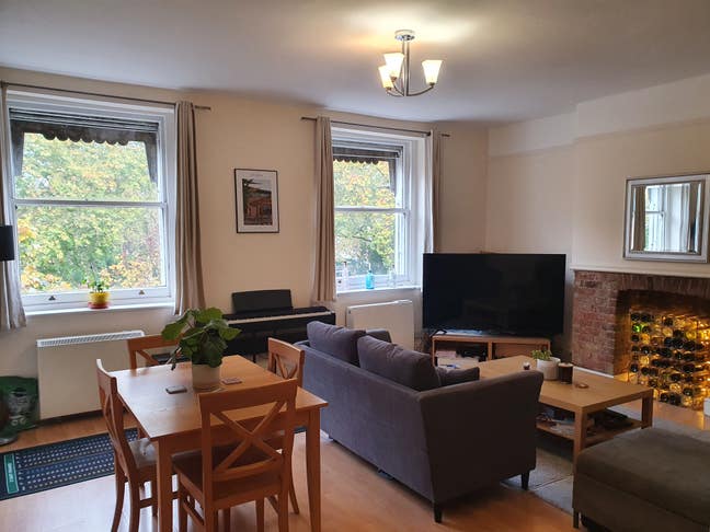 Large double room in Notting Hill Main Photo
