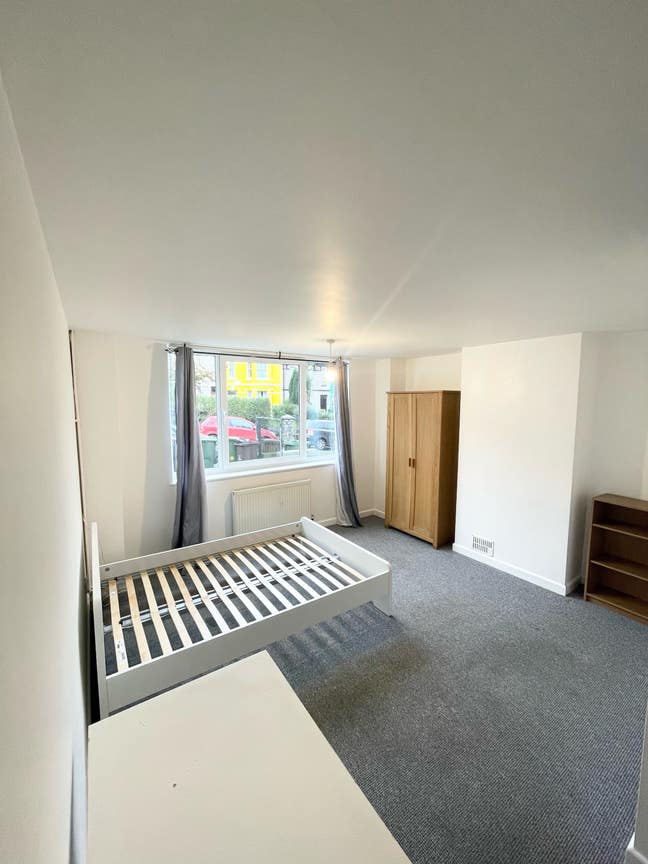 En-Suite Double Room Available £600 inc. Bills Main Photo