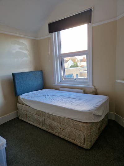 Room Available Quite Location  Main Photo