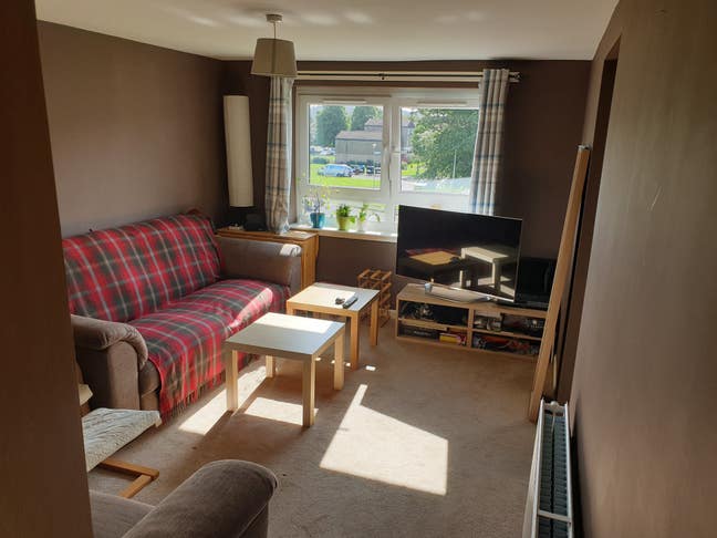 Double bedroom in a nice modern flat Main Photo