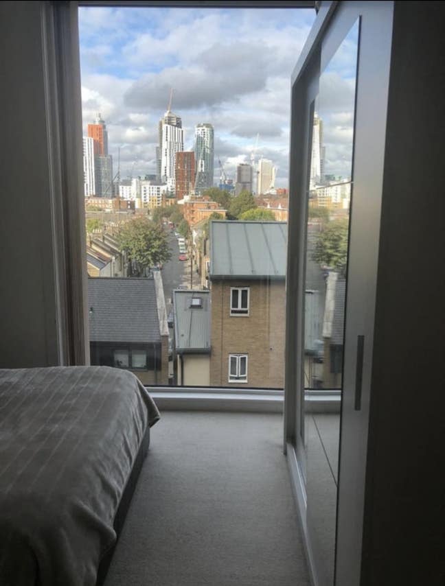 Modern 2 bedroom flat at Nine Elms Main Photo