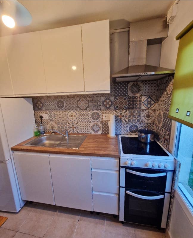 Studio Flat Bills included Available now Main Photo
