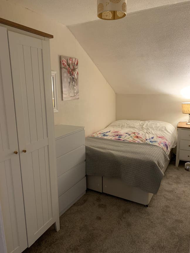 Single Room Main Photo